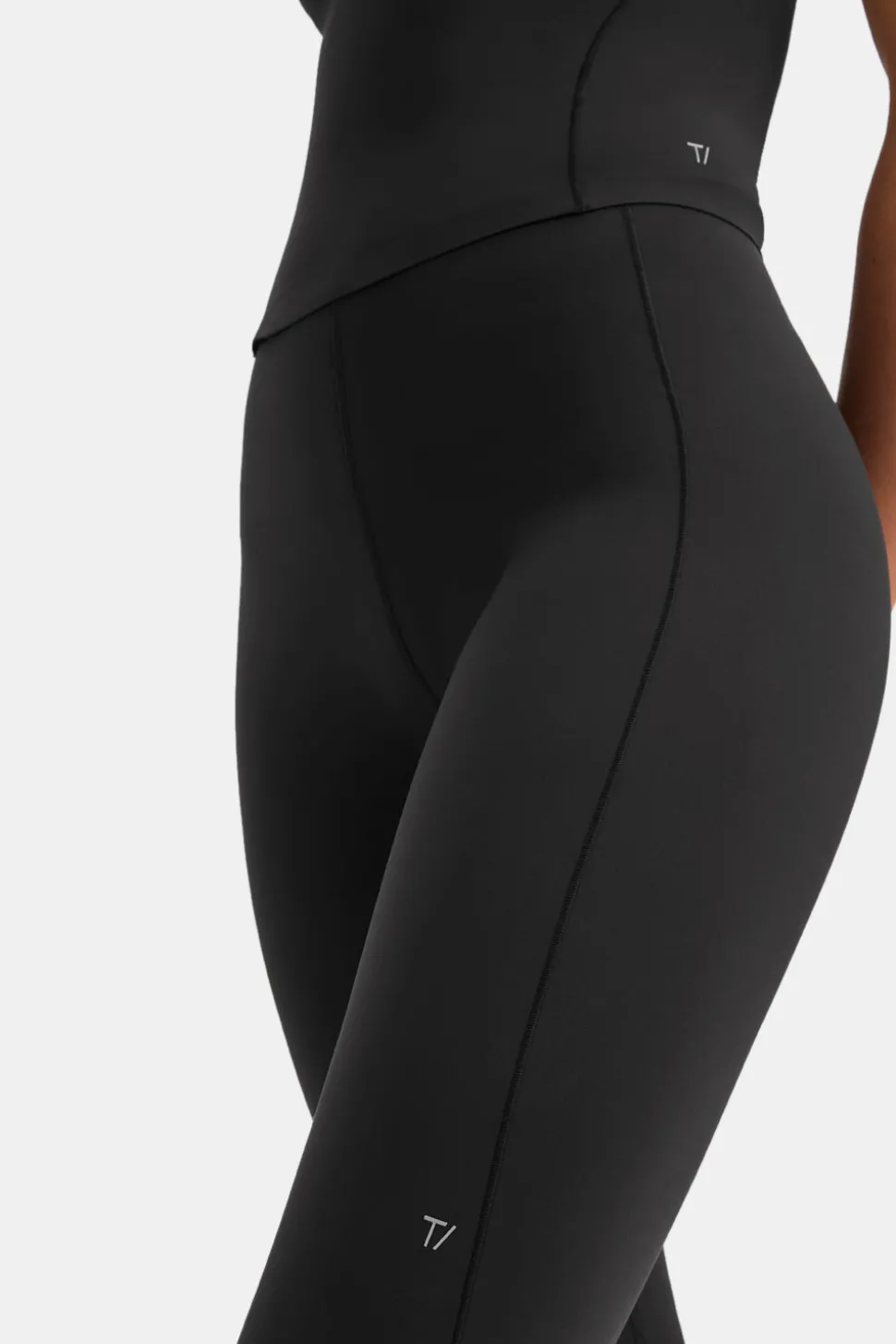 AirForm Flared Legging - Black