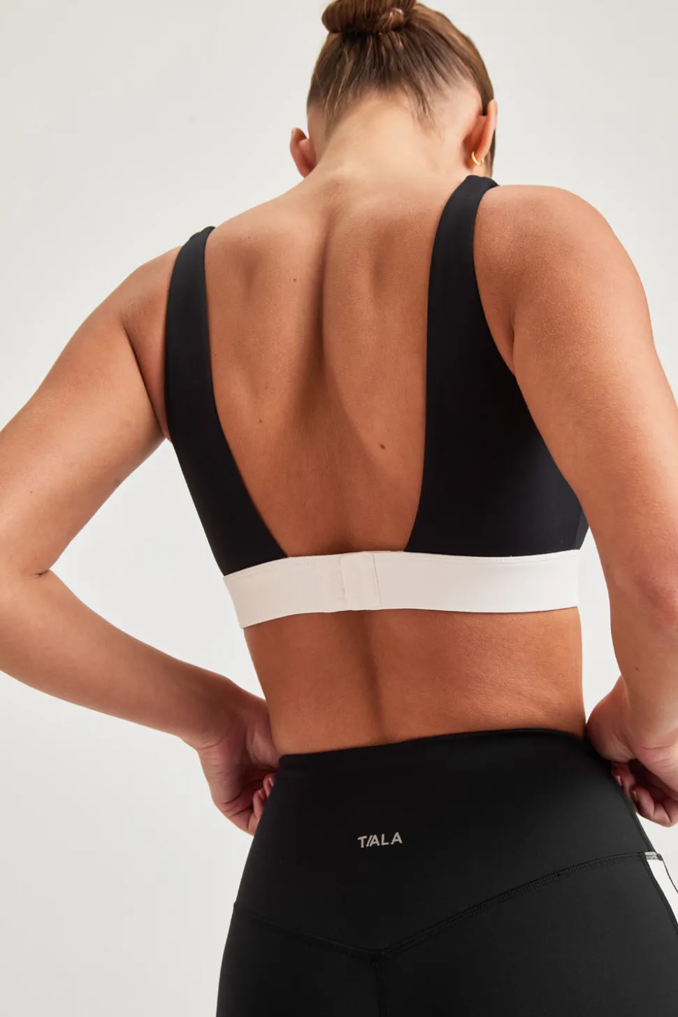 DayFlex Open Back Square Neck Sports Bra - Shadow Black And Ivory