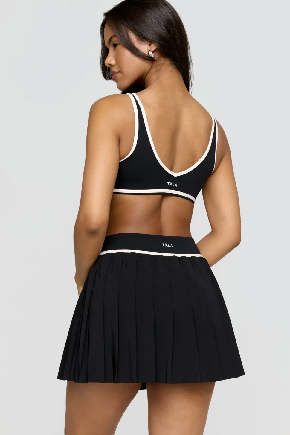 DayFlex Plunge Neck Push-Up Sports Bra - Shadow Black And Buttermilk