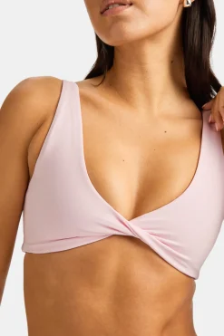 DayFlex Twist Front Sports Bra - Ballet Slipper