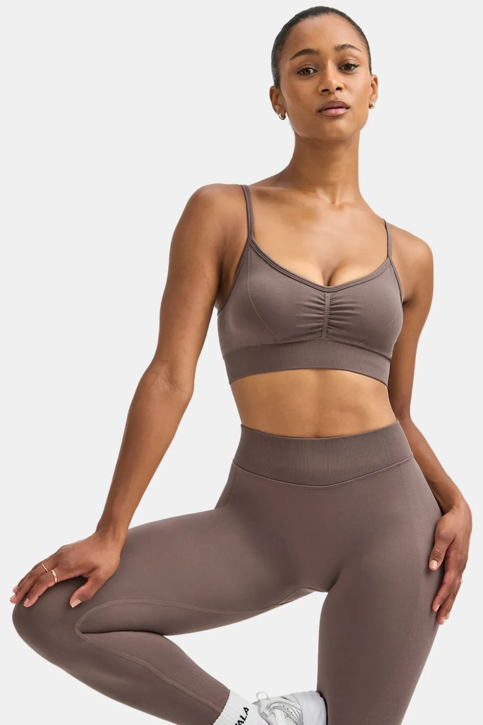 Sculpt Seamless Ruched Sports Bra - Dark Truffle