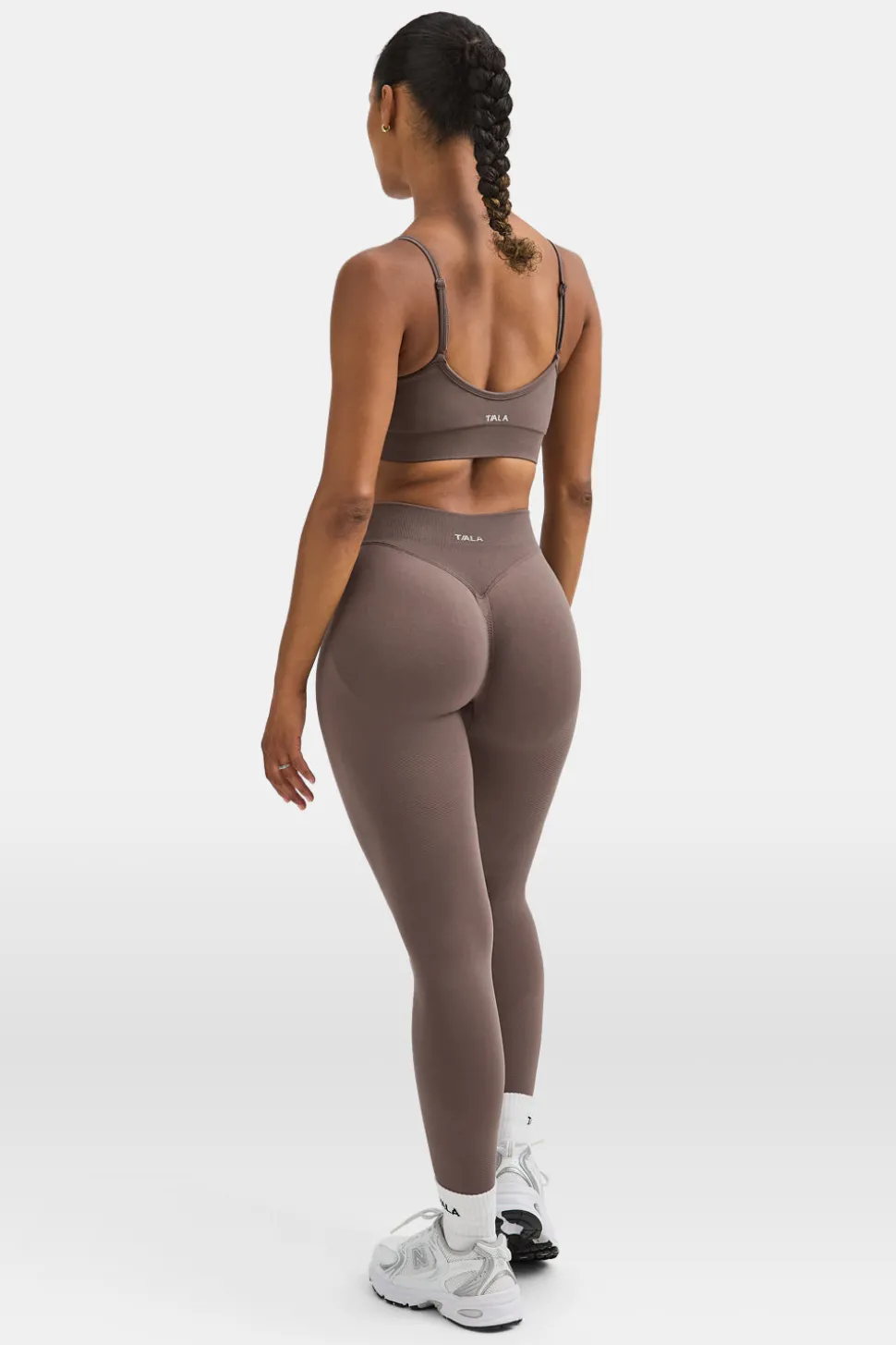 Sculpt Seamless Ruched Sports Bra - Dark Truffle