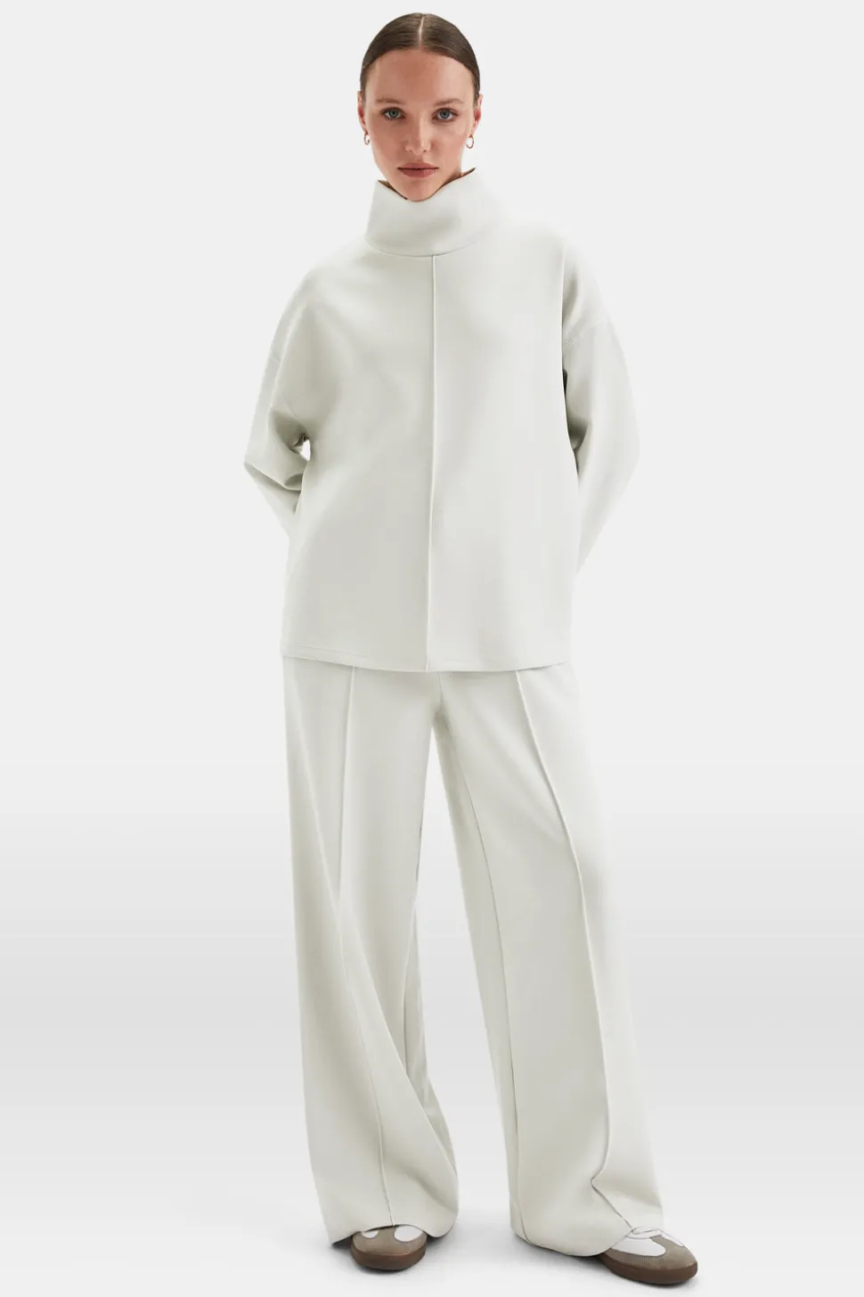 SoftSmart Wide Leg Jogger - Ecru