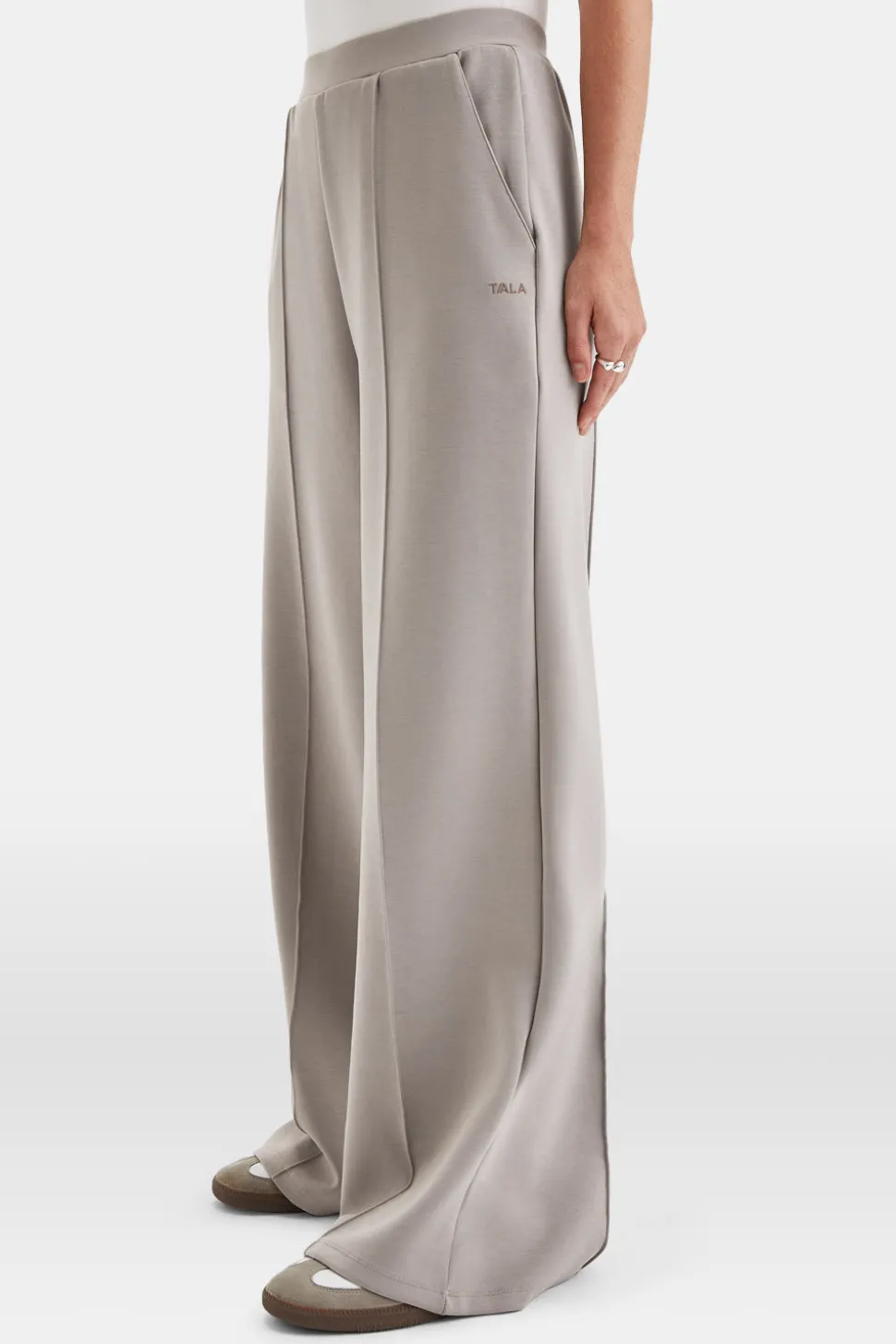 SoftSmart Wide Leg Jogger - Pebble